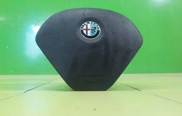 Alfa Romeo Giulietta Steering wheel airbag 