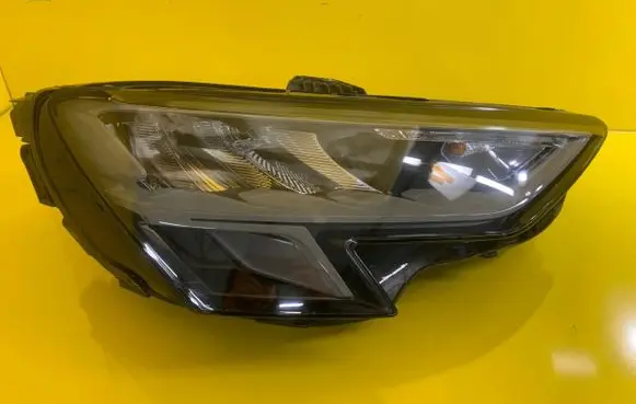 Audi A3 8Y Headlight/headlamp 8Y0941012