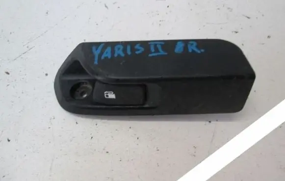 Toyota Yaris Tie down hook / loop 