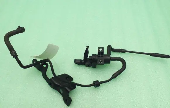 Nissan Pulsar Turbo solenoid valve 8200762162 144A84857R