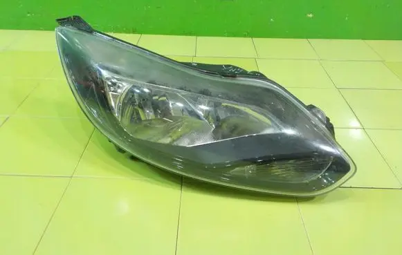 Ford Focus Headlight/headlamp 1481914820