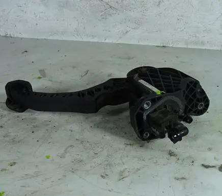 Volkswagen Tiguan Accelerator throttle pedal 3C1721059BB