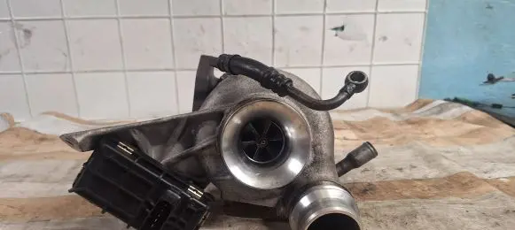 BMW 5 F10 F11 Turbo 4933500585 220418026 8M353009380001