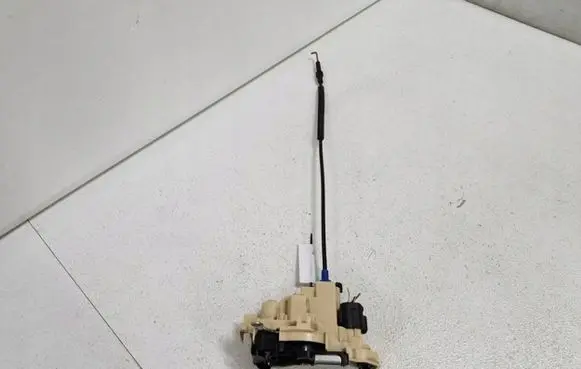 Fiat Panda III Rear door lock 520184690