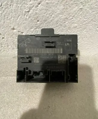 Volkswagen PASSAT B8 Door control unit/module 5Q0959392D 5Q0959392B
