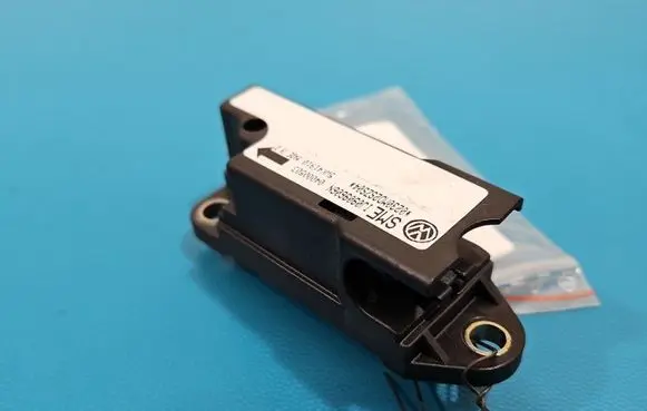 Volkswagen PASSAT B5.5 Fuel cut-off switch 1J0909606N IMPRK1571904