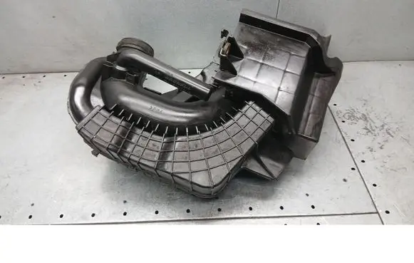 Mazda 3 I Air filter box