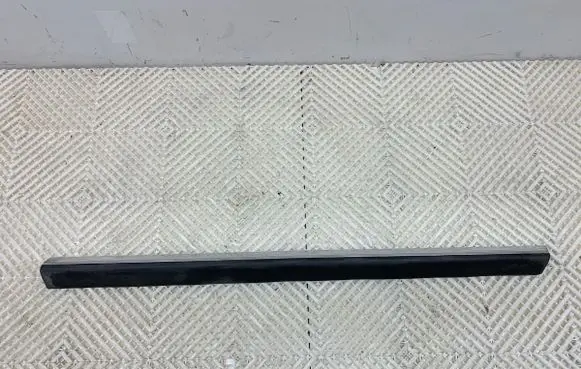 Mazda CX-7 Front door trim (molding) EH6651RA1