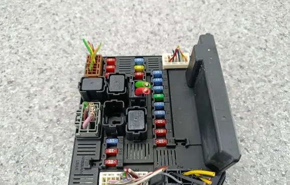 Nissan Qashqai Fuse box set 284B7JD000