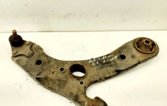 Toyota Auris E180 Front lower control arm/wishbone