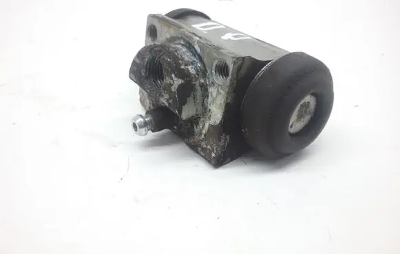 Nissan Note (E11) Master brake cylinder 15906136
