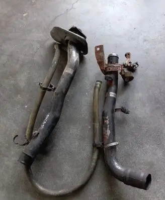 Fuel tank filler neck pipe
