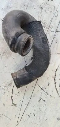 Coolant pipe/hose
