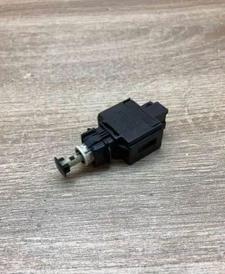 Volvo S40, V40 Brake pedal sensor switch 9128577