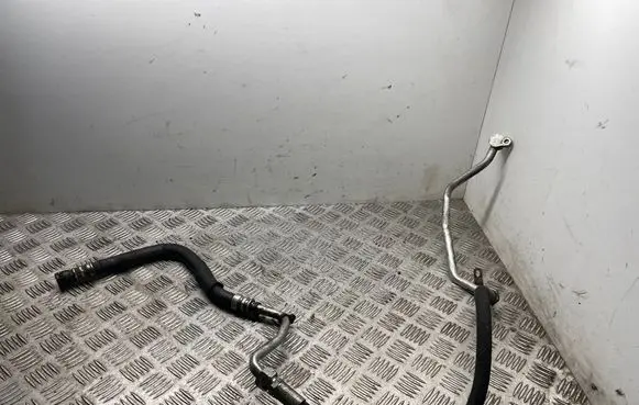 BMW 7 F01 F02 F03 F04 Oil cooling pipe 