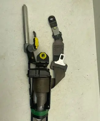 Volvo S80 Front seatbelt 39966469