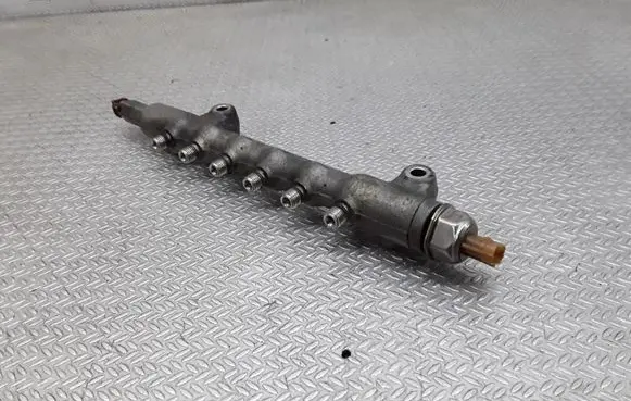 Mitsubishi Lancer VIII Fuel main line pipe