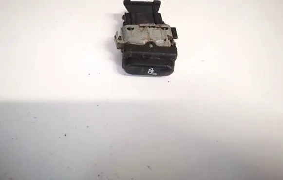 Nissan Qashqai Seat heating switch 28082