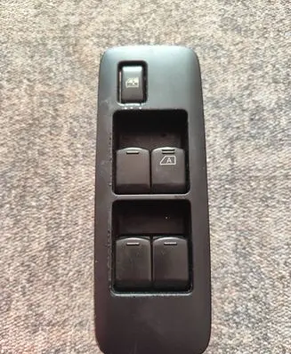 Nissan Qashqai Electric window control switch 25401BB65A 17034C