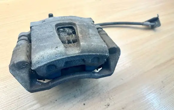 Front brake caliper