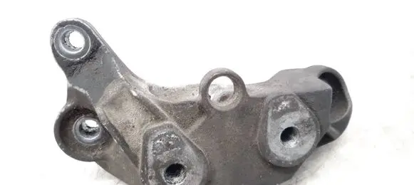 Gearbox mounting bracket