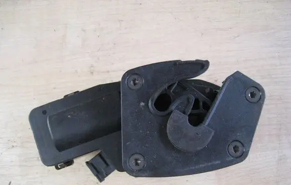 Skoda Superb B6 (3T) Tailgate/trunk/boot lock/catch/latch 3T0827300B