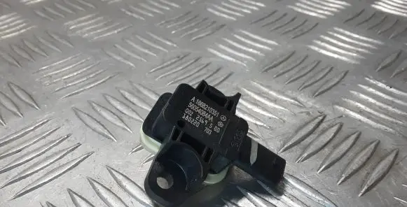 Mercedes-Benz GLE (W166 - C292) Airbag deployment crash/impact sensor A1668210351