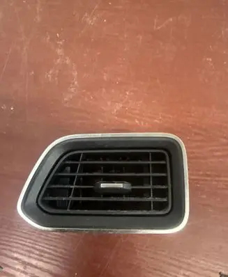 Renault Master III Dashboard air vent grill cover trim 687518035R