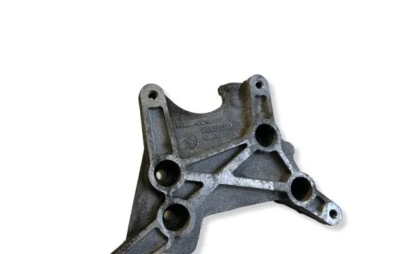 Jeep Cherokee Engine mounting bracket 55261583