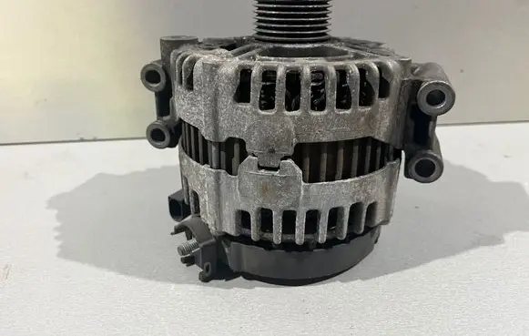 BMW 3 E92 E93 Generator/alternator 7557789 0121715016 755821905