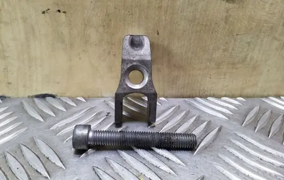 Volkswagen Crafter Fuel Injector clamp holder