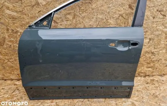 KIA Niro Front door