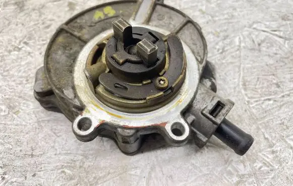 Audi A5 8T 8F Vacuum pump 06E145100M