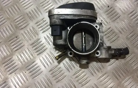 Volkswagen PASSAT B5 Throttle valve 06b133062l