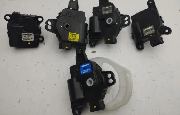 Tesla Model S Air flap motor/actuator D332CK8AA04 D267AP9AA02