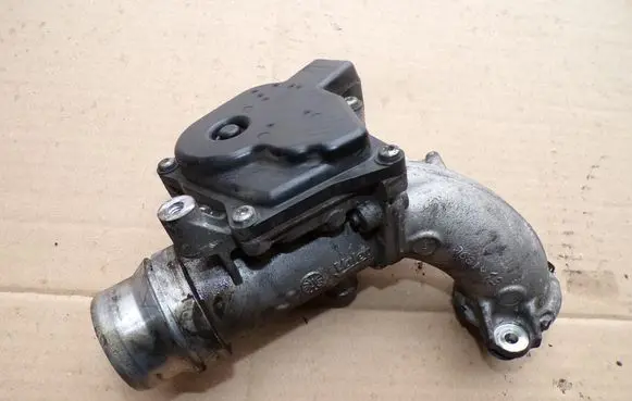 Renault Megane III Throttle body valve 8200614985