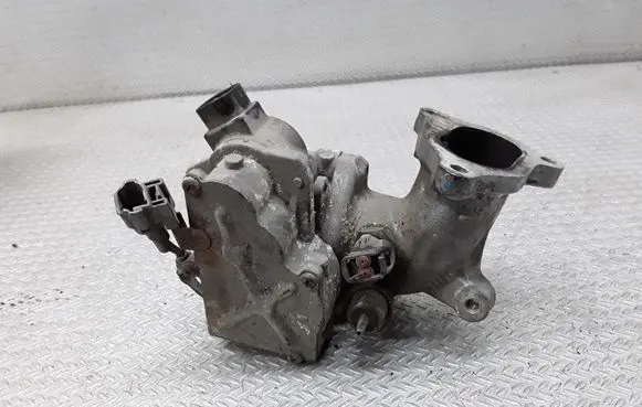 Toyota Avensis T250 Throttle valve 8967221020