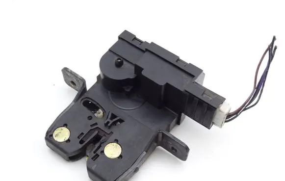 Renault Laguna II Tailgate/trunk/boot lock/catch/latch 8200000897B