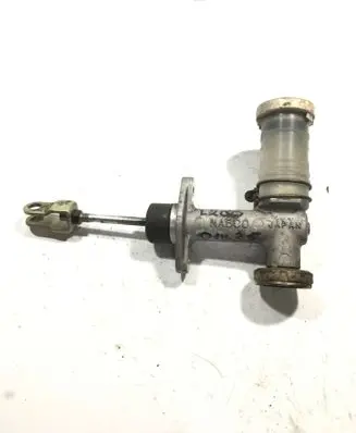 Mitsubishi L200 Clutch master cylinder 