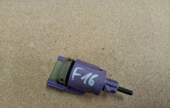 Volkswagen Transporter - Caravelle T5 Brake pedal sensor switch 1J0945511E 19322016 23121