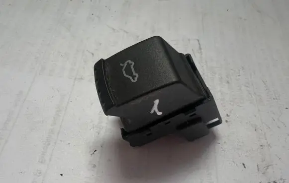 Skoda Superb B5 (3U) Tailgate opening switch 3U0959831