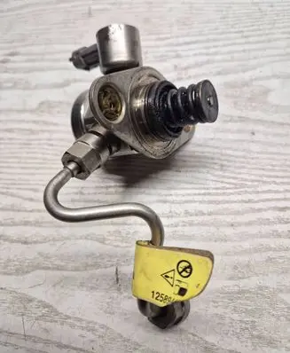 Opel Insignia A Fuel injection high pressure pump 12625764 1000858742 0261520038