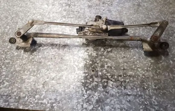Front wiper linkage