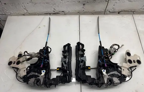 Mercedes-Benz S C217 Front door soft close latching motor (coupe) A0997201001 A2177600400 A0997602200