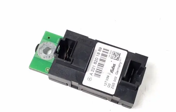 Mercedes-Benz S W221 Aerial antenna amplifier A2218201889