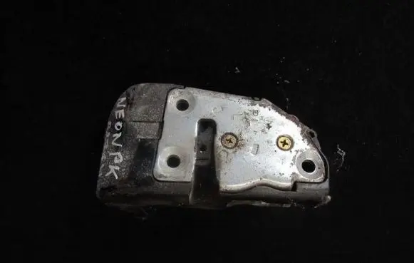 Chrysler Neon I Front door lock