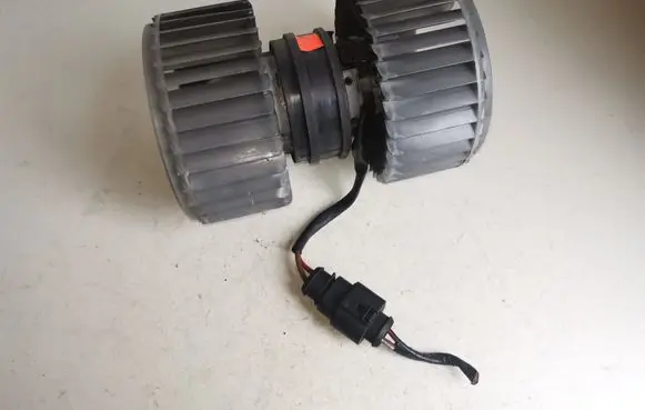 Volkswagen Phaeton Heater fan/blower 0130111045