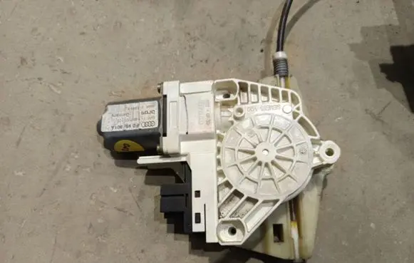 Audi A6 S6 C6 4F Rear door window regulator motor 4F0959801A