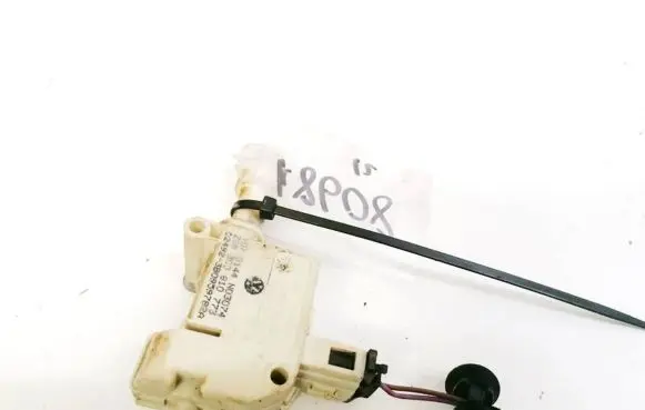 Volkswagen PASSAT B6 Central locking motor 3C0810773