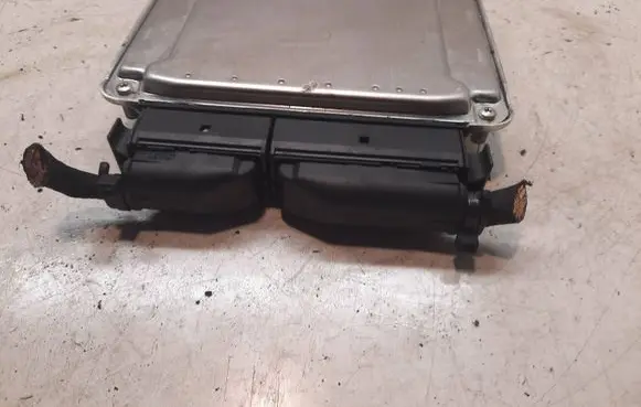 Volkswagen PASSAT B5.5 Engine control unit/module 038906019GK 0281010943 28SA5457